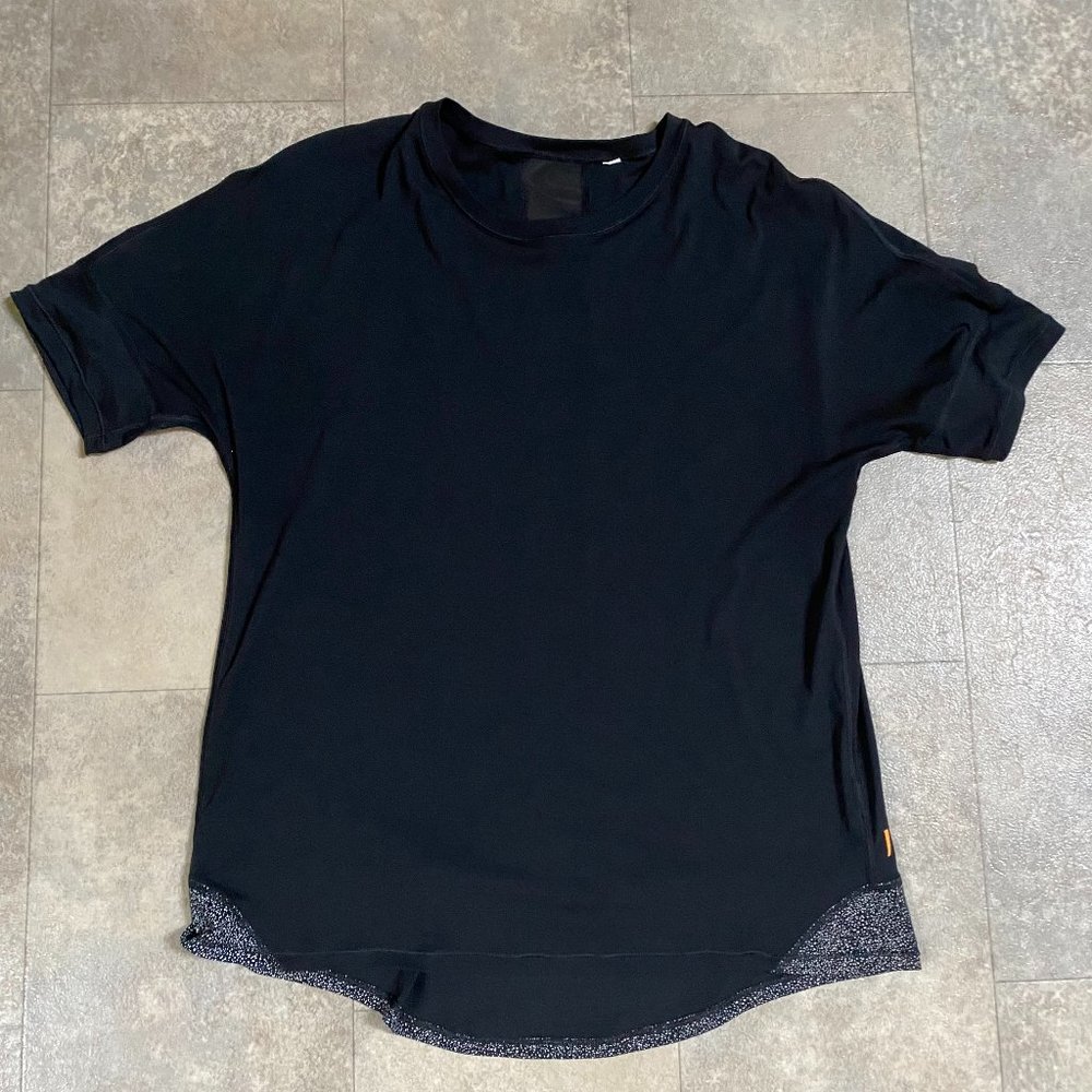 Women's Lucy Activewear T-Shirt Size L/XL